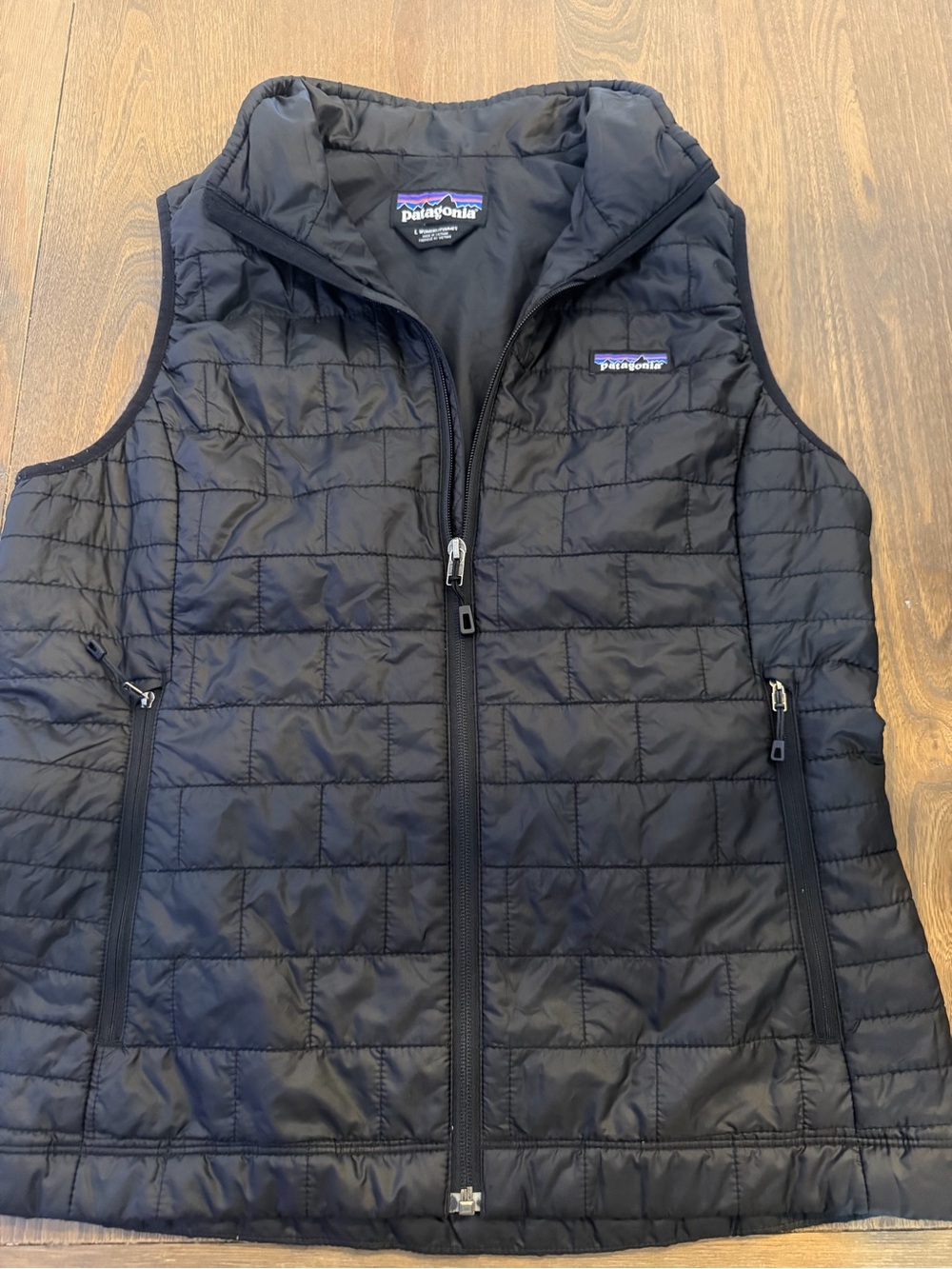 Patagonia Women’s Nano Puff Vest Black Size L Lightweight Full Zip Quilted